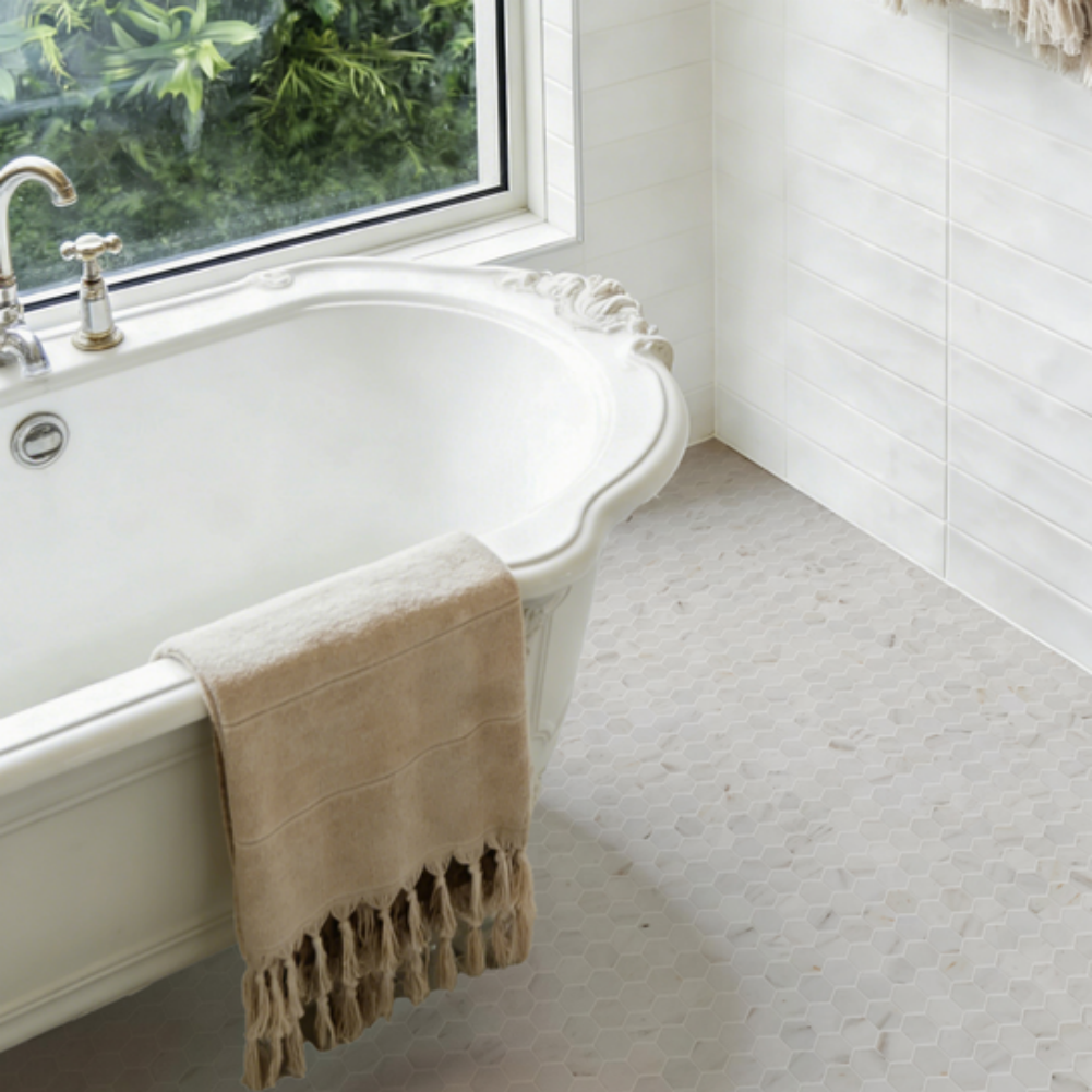 Calacatta Velino 2‘’ Hexagon Marble Mosaic